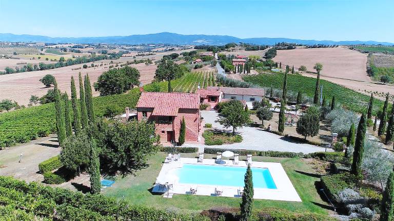 Fully equipped villa with barbeque, private pool & yard | Perfect for remote work | Pets allowed in Cortona