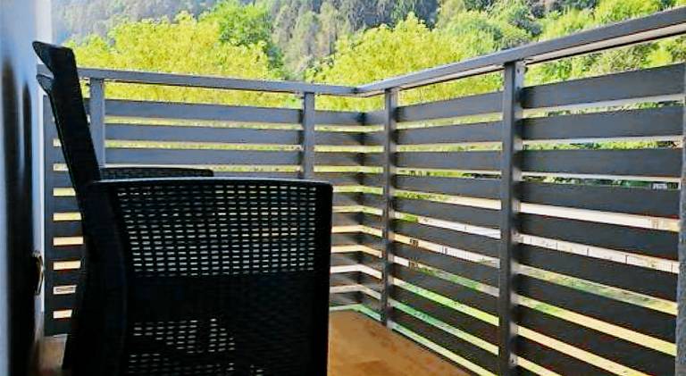 Apartment with yard & terrace — photo 4