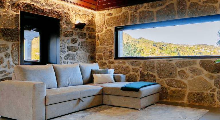 Vacation home with private pool, patio & garden — photo 4