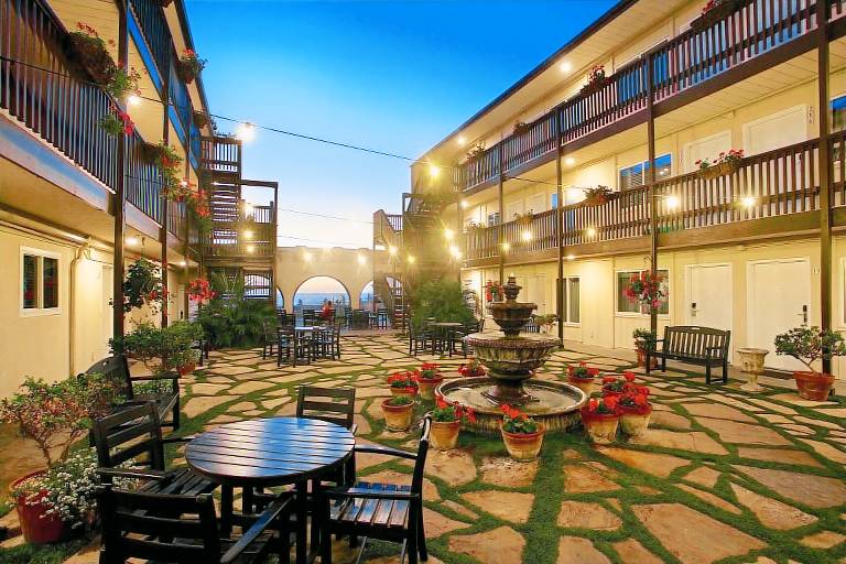 Ocean Beach Hotel — photo 4