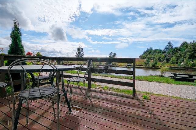 Vacation home with pool — photo 4
