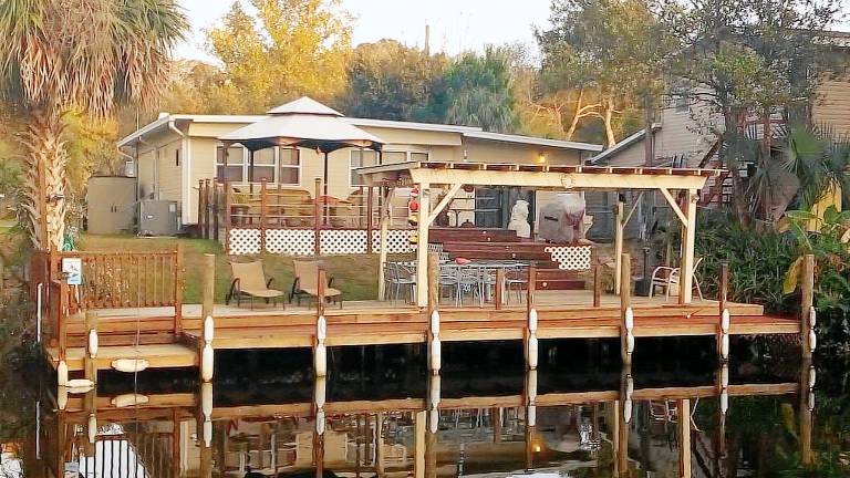 House Pine Island