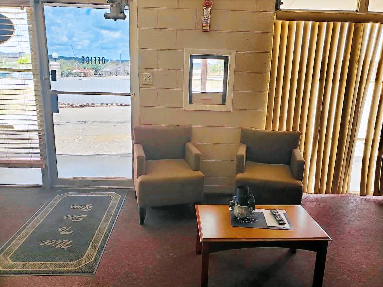 Holiday Host Motel & RV Park — photo 3