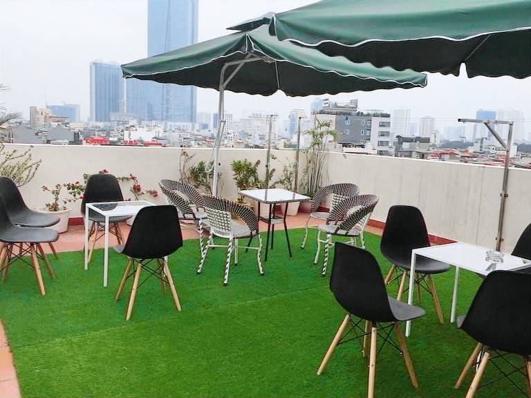 Serviced apartment with patio & jacuzzi — photo 5