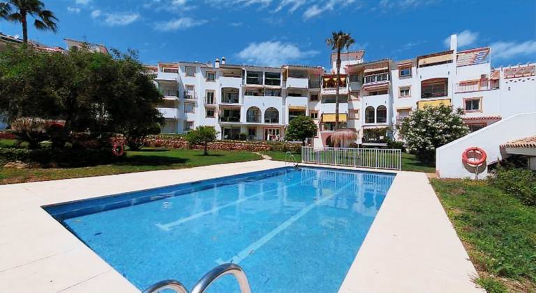 Pleasant apartment with terrace, private pool & yard | Next to the beach | Suitable for remote work | Pets allowed — photo 3