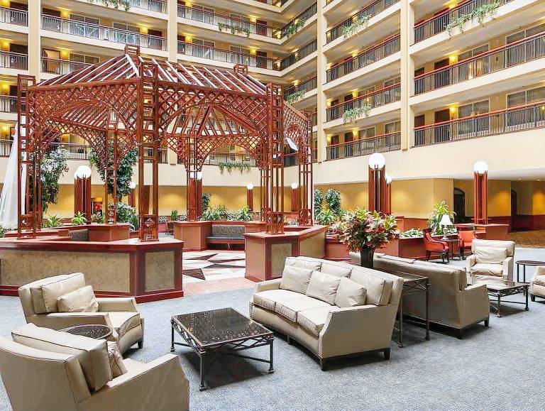 Embassy Suites by Hilton Cleveland Rockside — photo 3