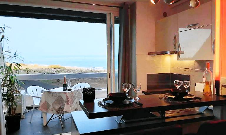 Studio with terrace in Agde