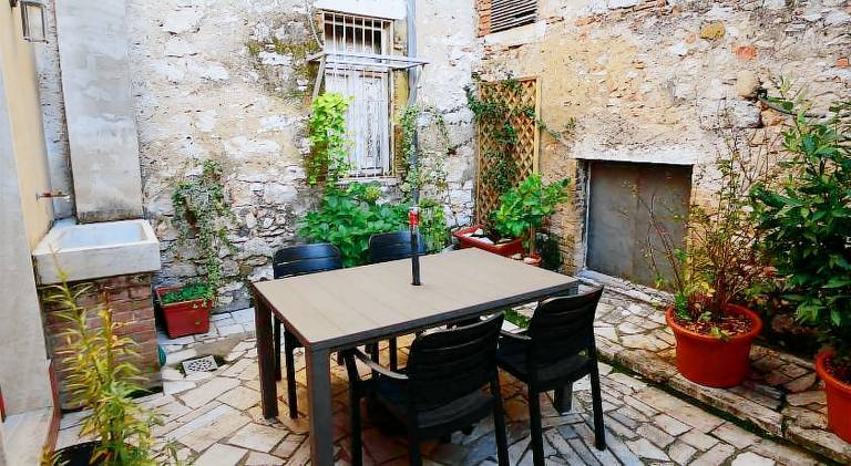 House with 2 rooms for 6 persons — photo 5