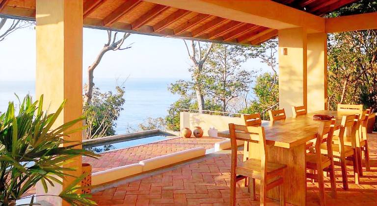 Villa with pool — photo 4