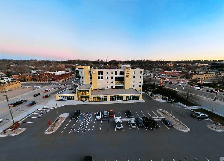 Arch Cable Hotel in Mankato, MN