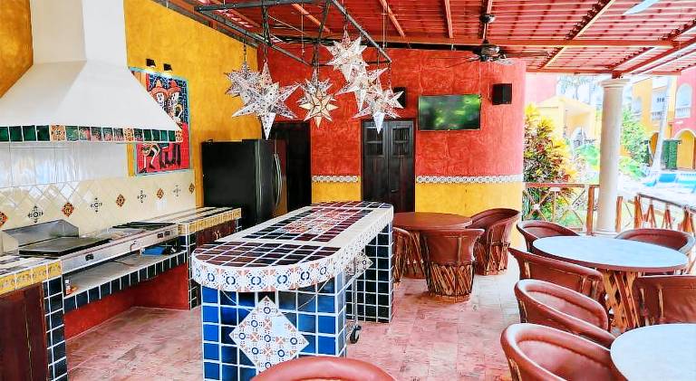 Villa with barbeque, pool & terrace | Pets are welcome — photo 4