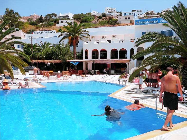 Armadoros Hotel / Ios Backpackers in Ios