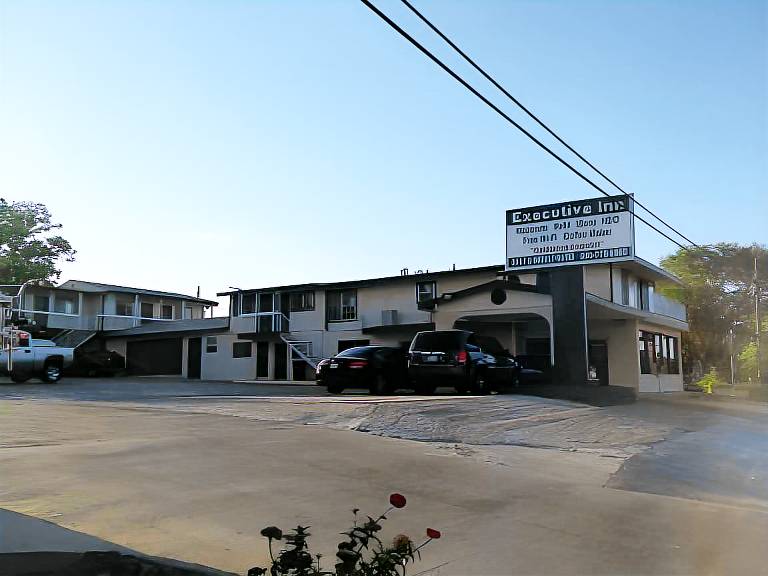 Executive Inn and Kitchenette Suites — photo 3
