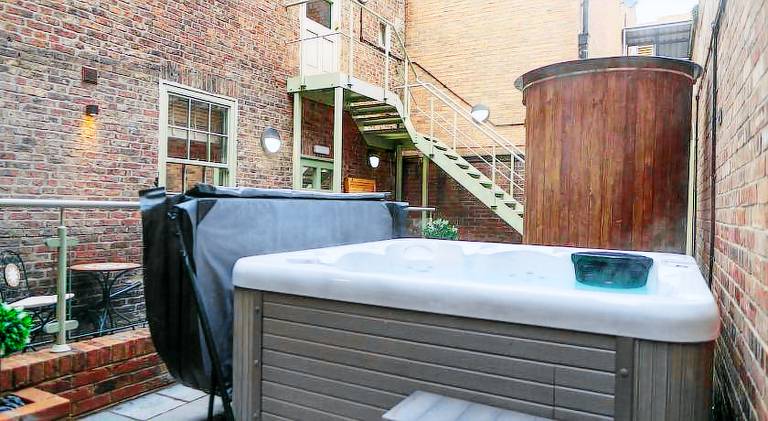 Apartment with hot tub | Pets are welcome — photo 4