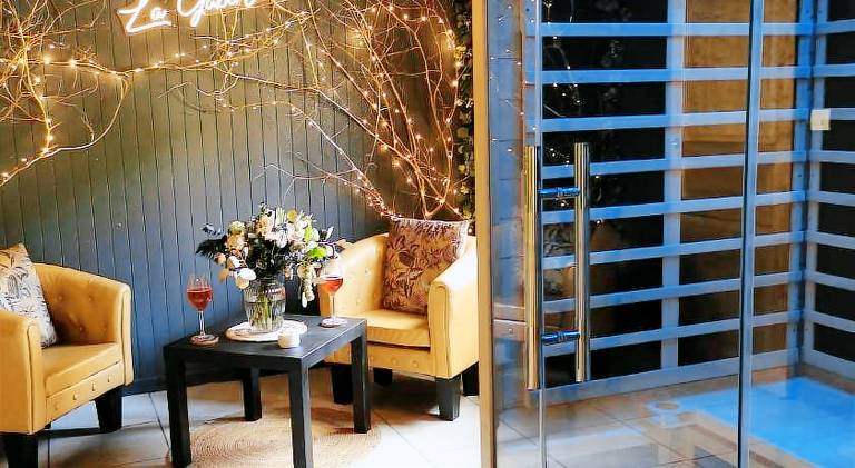Vacation home with hot tub in Honfleur