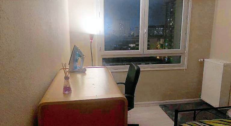 Chambre meublee et lumineuse Centre de Tours — photo 2