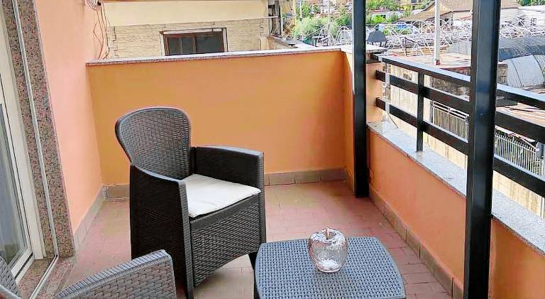 Apartment with terrace — photo 4