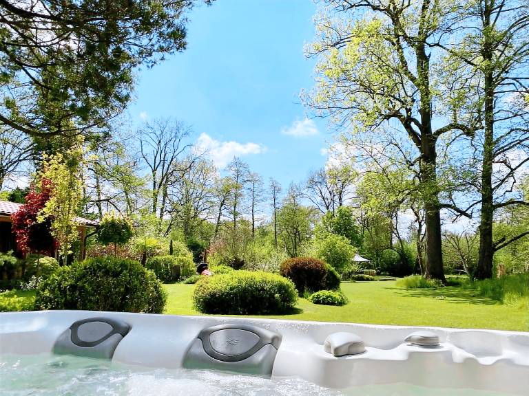 House with yard, heated pool & barbeque | Nature view — photo 5