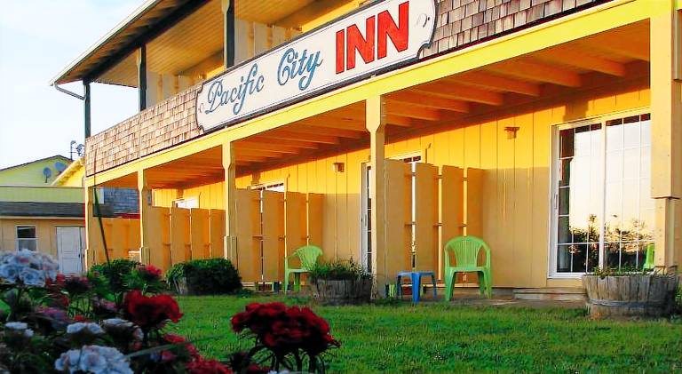 Pacific City Inn — photo 4