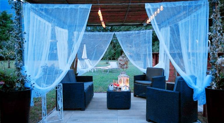 Vacation home with pool — photo 4