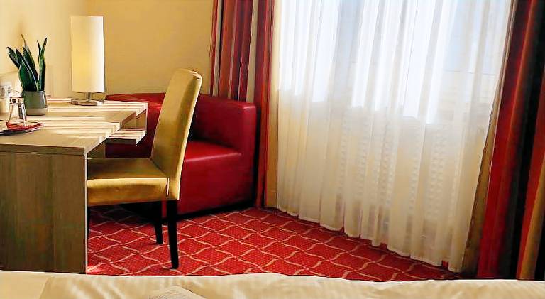 Montana Hotel Koln-Bonn Airport in Troisdorf