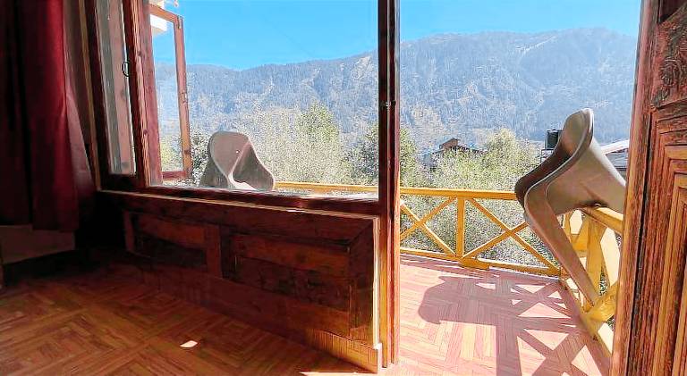 YOLO Social - The Social House & Cowork - Manali — photo 5