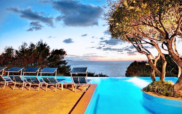 Vacation home with pool — photo 4