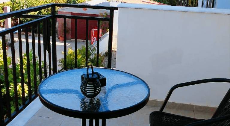 House with terrace & garden — photo 2