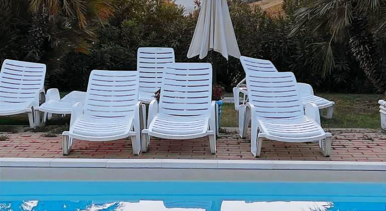 Vacation home with pool — photo 4