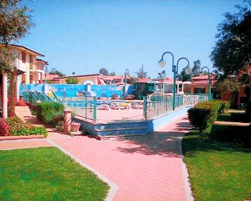 Charming serviced apartment with private pool, BBQ & yard | Next to the beach | Pets are welcome — photo 5