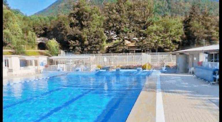 Charming vacation home with pool | Close to the ski | Dogs allowed — photo 3