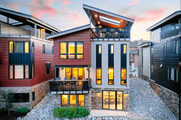 Downtown WP Riverfront Chalet 280 I Rooftop Hot Tub I Great Views I Discounted Attractions in Winter Park, CO