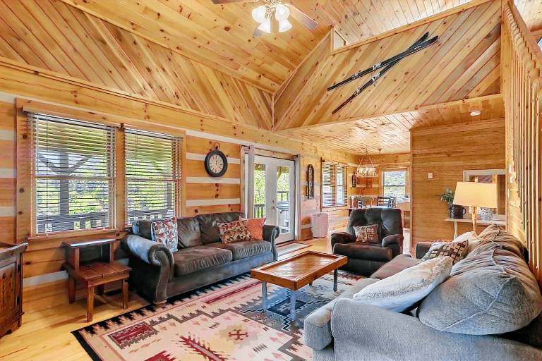 Cabin with hot tub & BBQ | Mountain view — photo 5