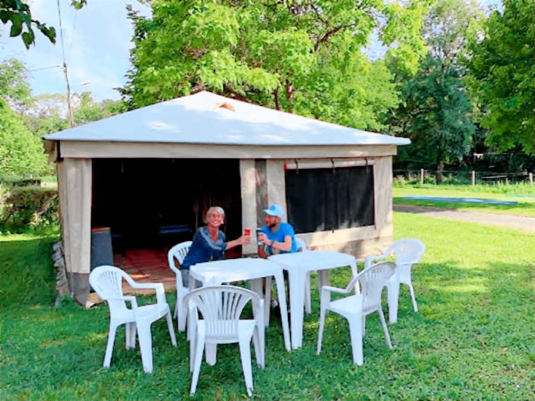 Tent Aubeterre-sur-Dronne