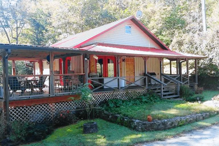 House  Mountain Rest