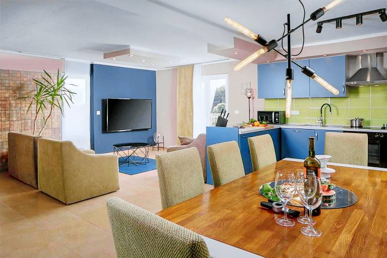 Villa with yard, barbeque & terrace — photo 5