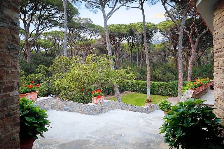 Villa with pool, garden & patio | Sea view — photo 4