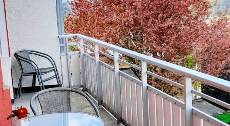Holiday apartment with barbecue, garden & patio — photo 5