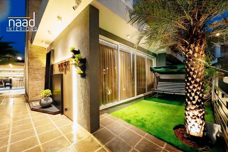 Villa with garden, pool & grill in Khandala