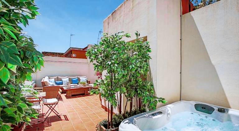 Vacation home with hot tub | Near Seville Cathedral | Dogs allowed — photo 3