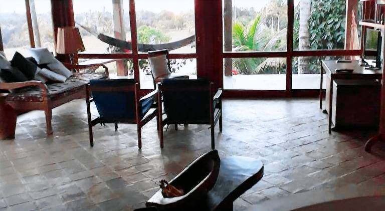 House with pool — photo 4