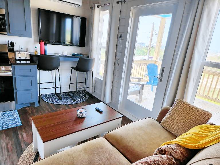 Cabin Gilchrist