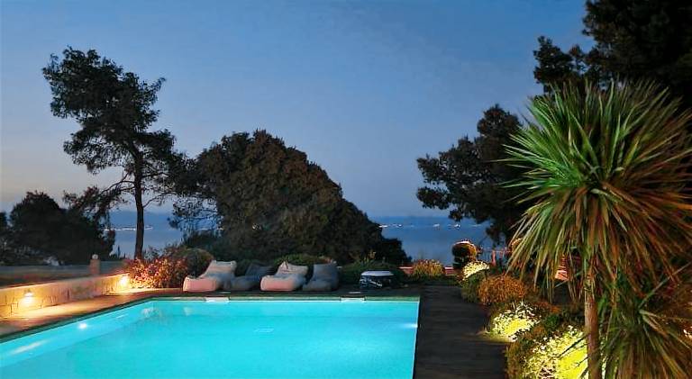 Villa with yard, private pool & terrace in Sithonia