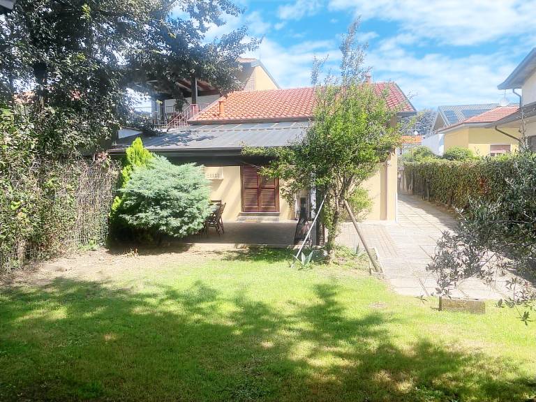 Ferienhaus in Cesano Maderno, Lombardei, Italien