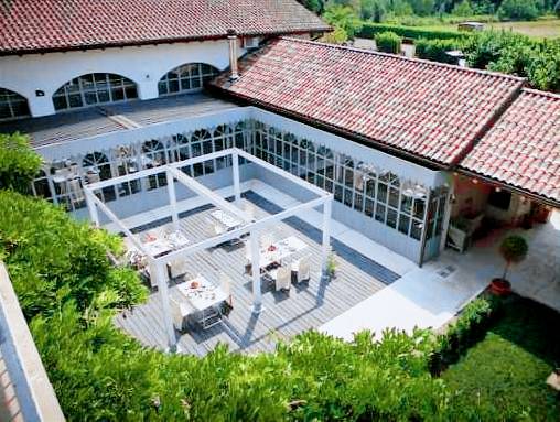 House with yard, pool & terrace | Dogs allowed in Novara