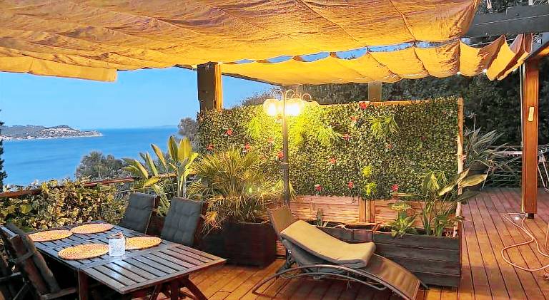 Apartment with barbeque, garden & patio in La Seyne-sur-Mer