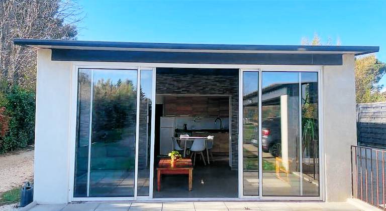 Vacation home with barbeque, private pool & garden — photo 4