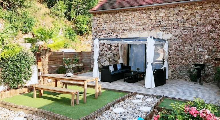 Charming vacation home with yard, terrace & barbeque | Pets are welcome — photo 4