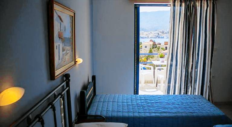 Holiday apartment with patio & garden — photo 2