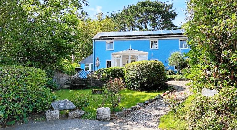Rental apartment with garden, barbeque & patio — photo 4